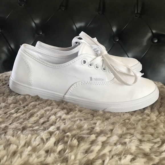 vans authentic ivory